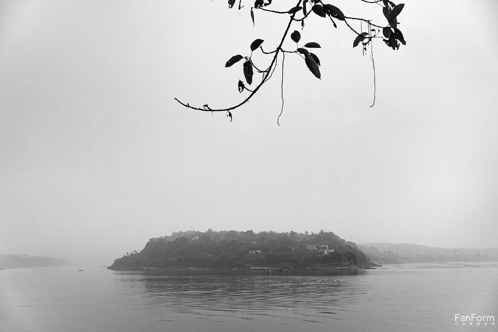 An Island Town in the Yangtze River